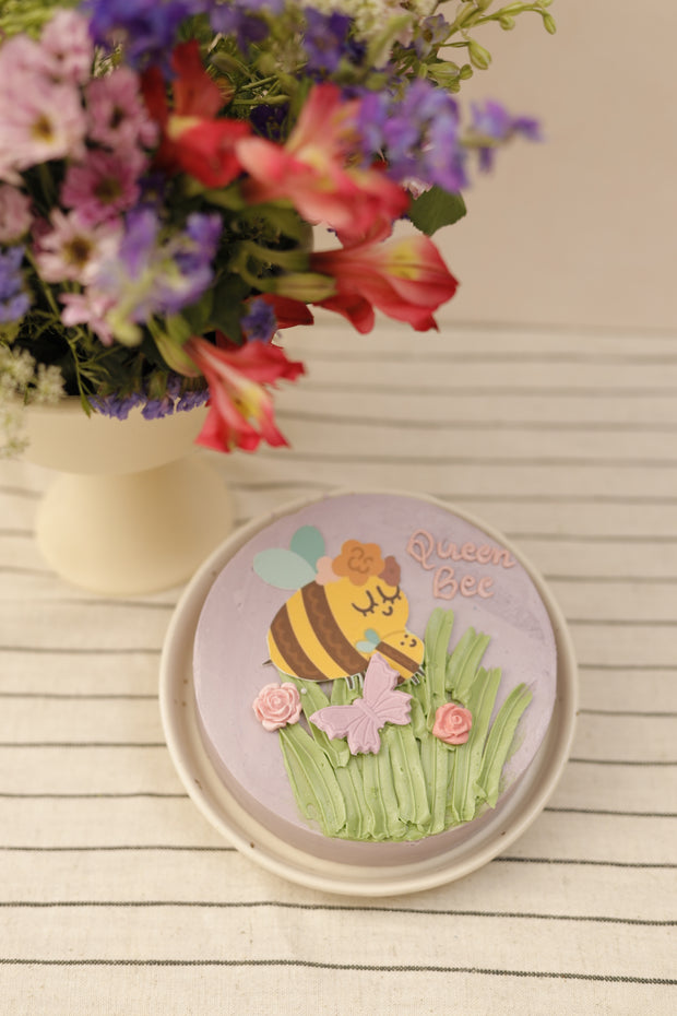 Queen Bee Bento Cake